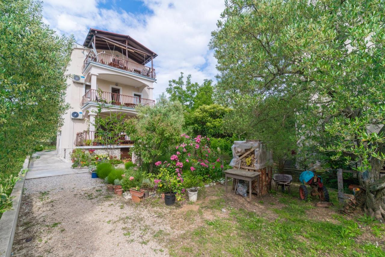 Apartments Bepina Biograd Na Moru Luaran gambar