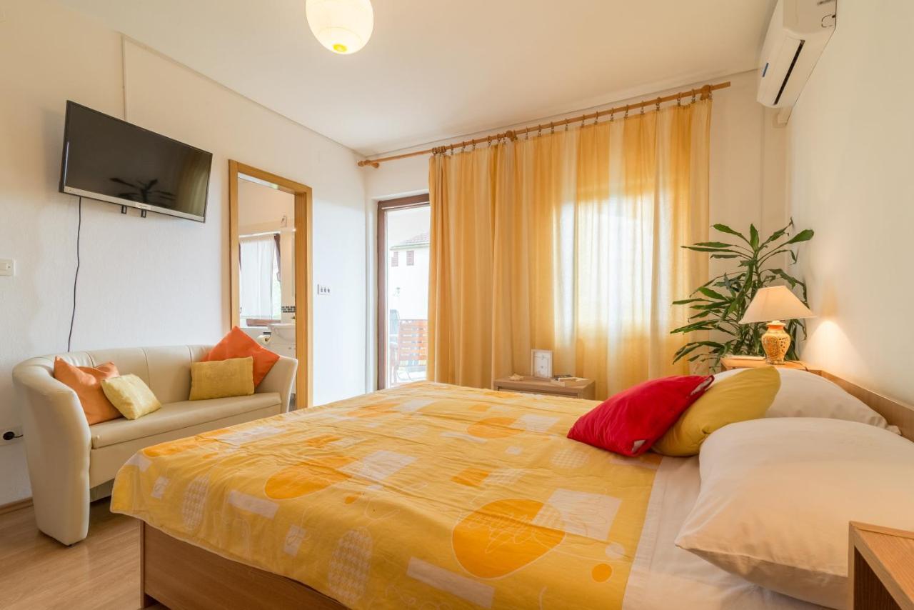 Apartments Bepina Biograd Na Moru Luaran gambar